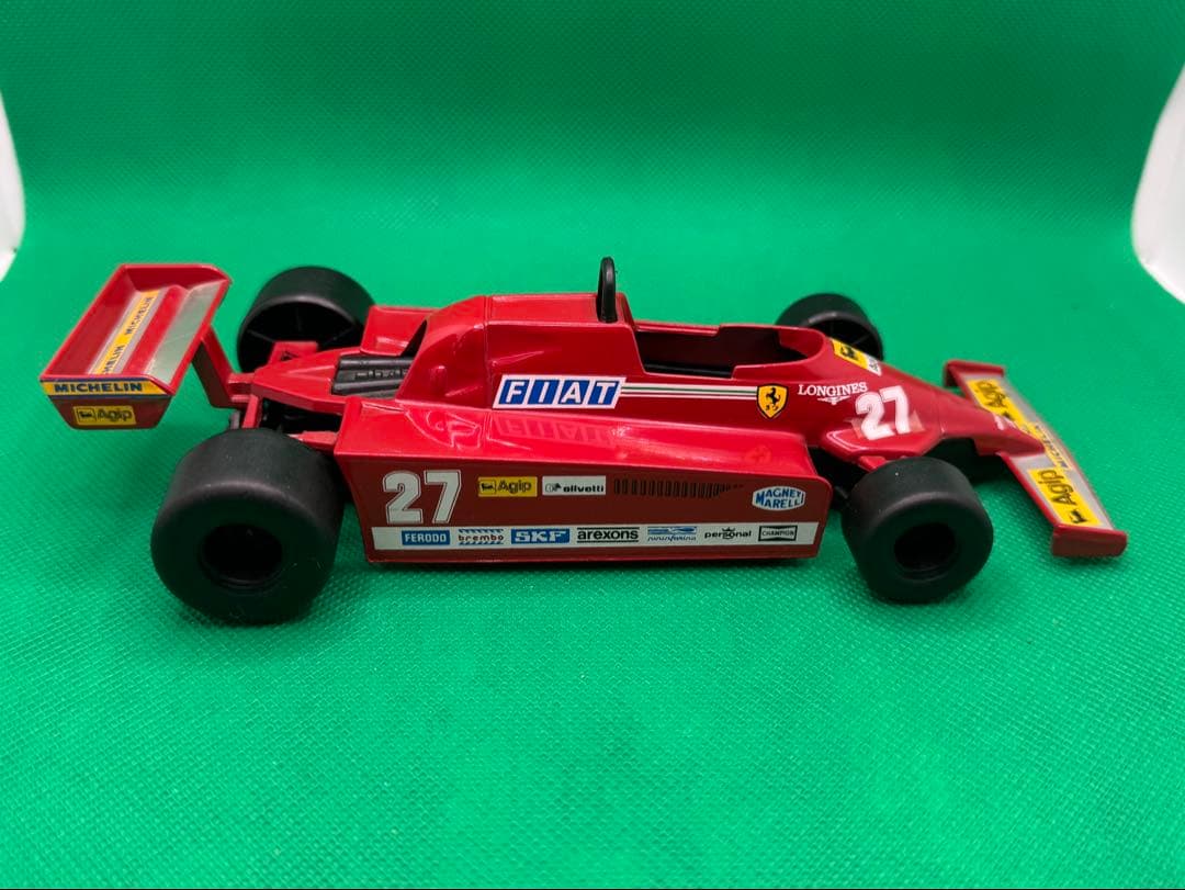 Ferrari F1カー ミニカー レッド 1/43