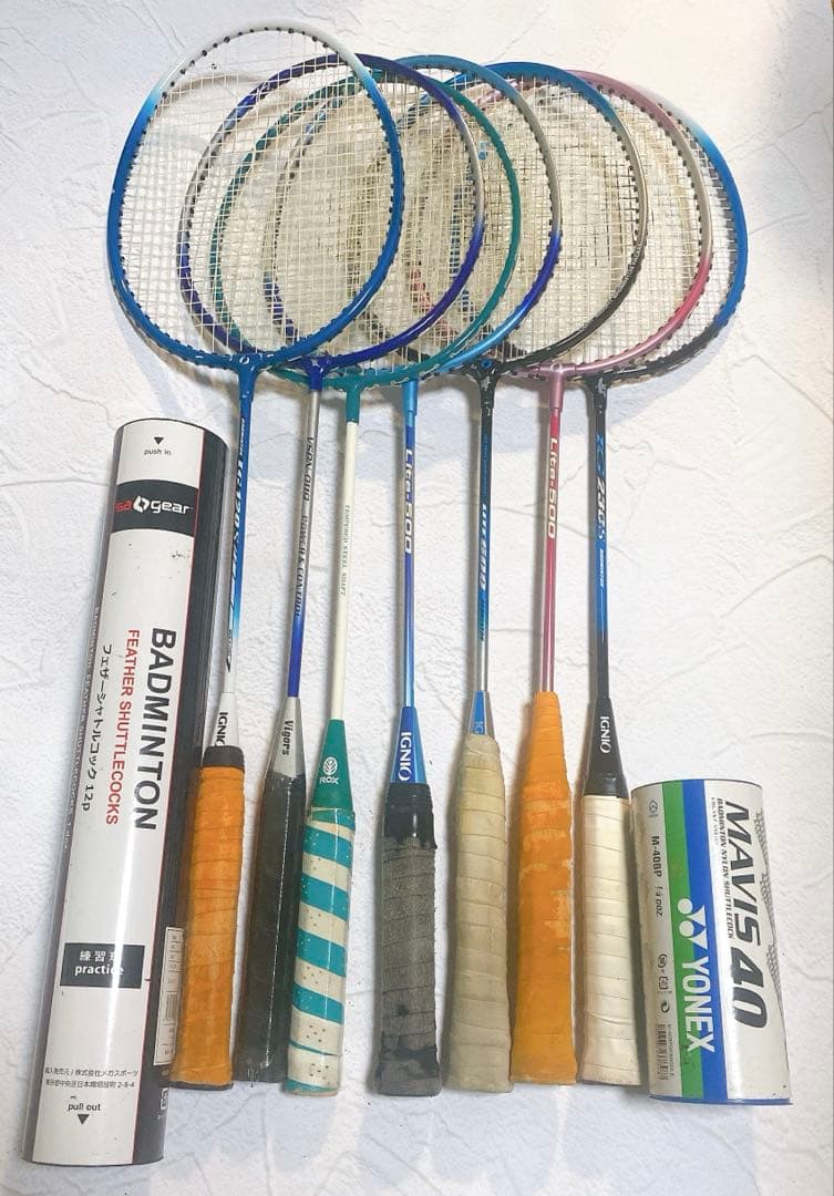 バドミントン ラケットまとめ売り！みなさんでどうぞ！