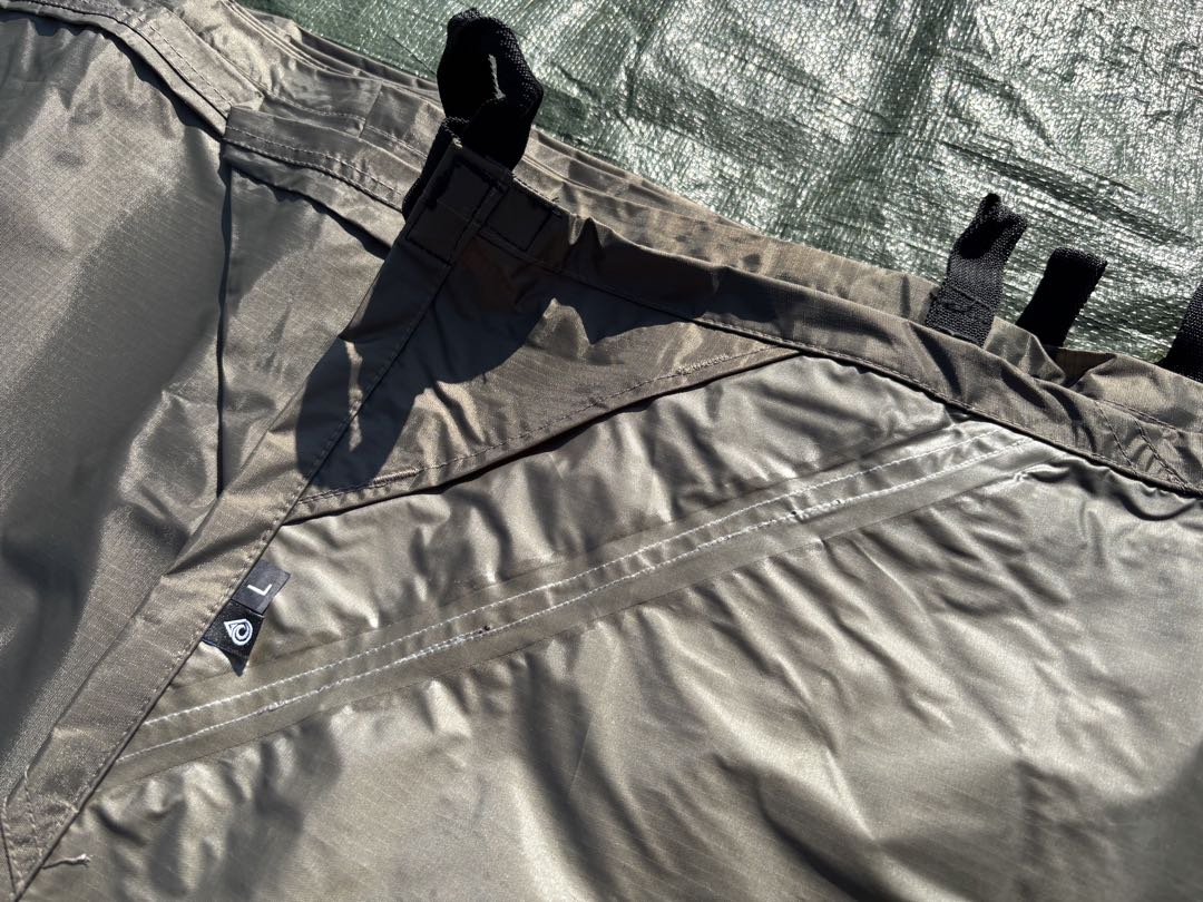 【中古】AQUAQUEST ディフェンダー4×3 カーキ