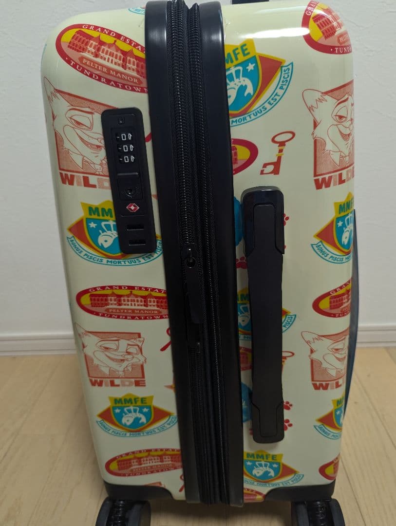 新品未使用　ズートピア　キャリーケース　ドンキ　ズートピア2
