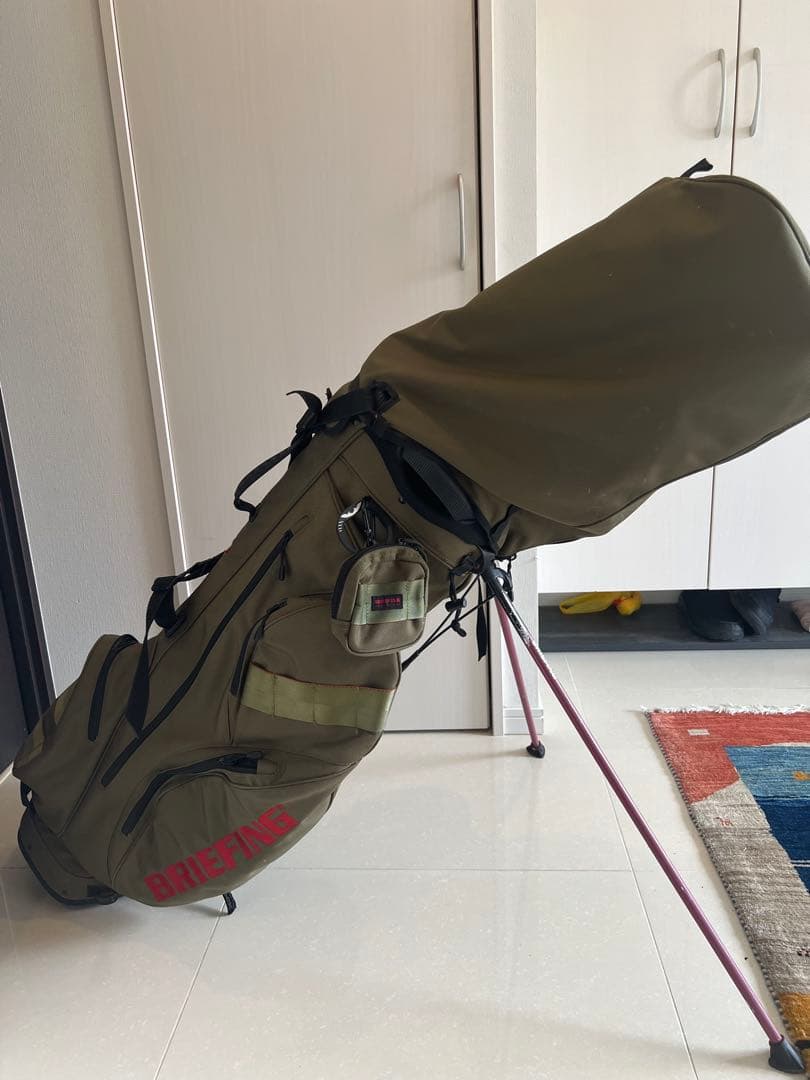 ブリーフィングbriefingゴルフバッグ オリーブ　ドライバーなどのクラブ一式