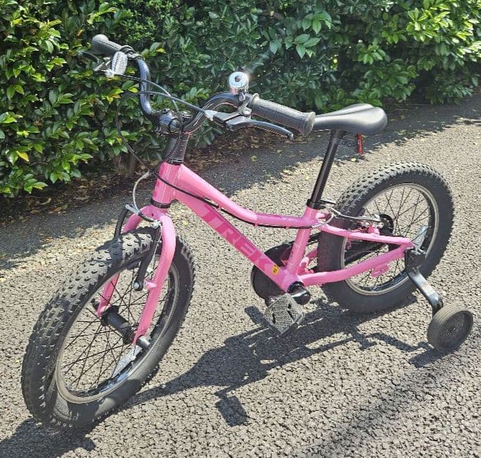 【値下げ】美品Trek子供用自転車Precliber 16インチピンク補助輪なし