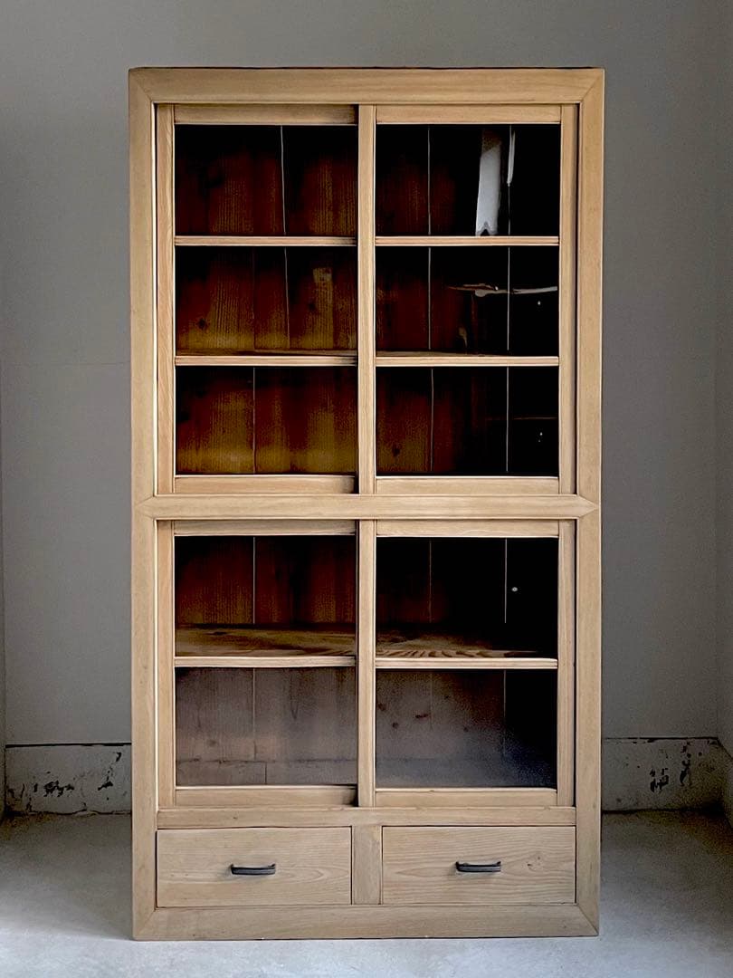 古い奥行の浅いガラス戸棚　食器棚　本棚　レトロ　水屋箪笥　古道具　アンティーク