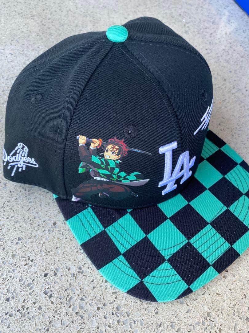 8/15 球場限定　鬼滅の刃　ドジャース　コラボ　キャップ　帽子 (大谷翔平