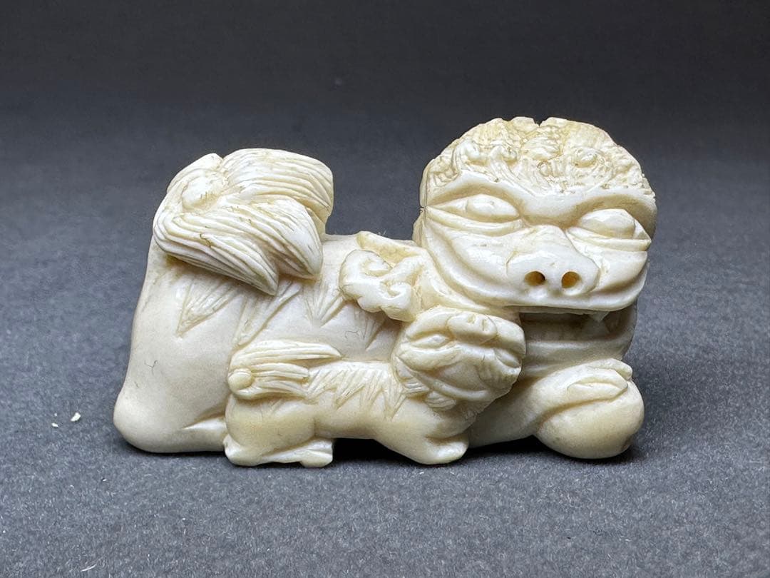 根付　ライオン　獅子　彫刻 置物　細密細工　骨董　アンティーク