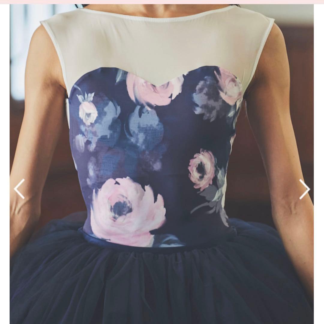 新品　stina Mサイズ　ショッパー付き