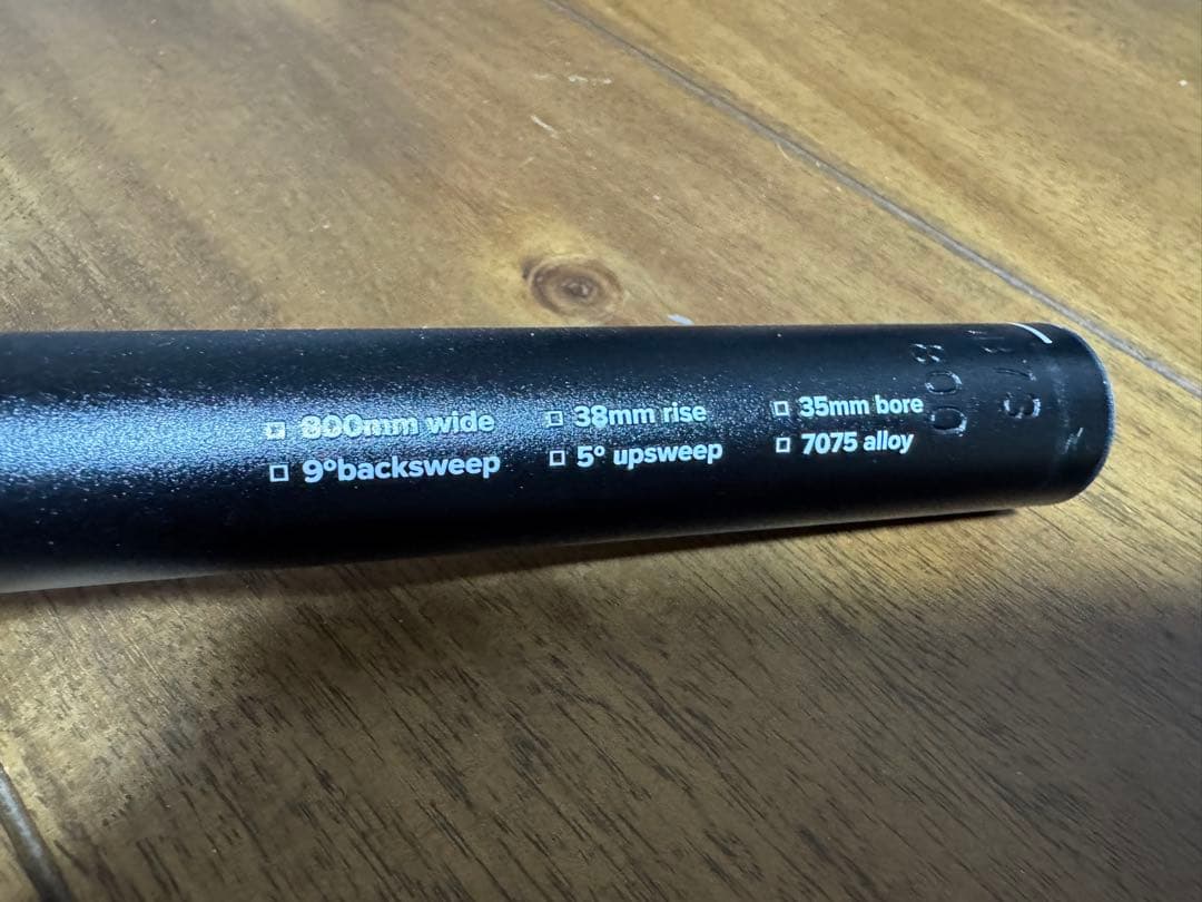 BURGTEC MTB ハンドル 【全長/790mm】【RISE /38mm】