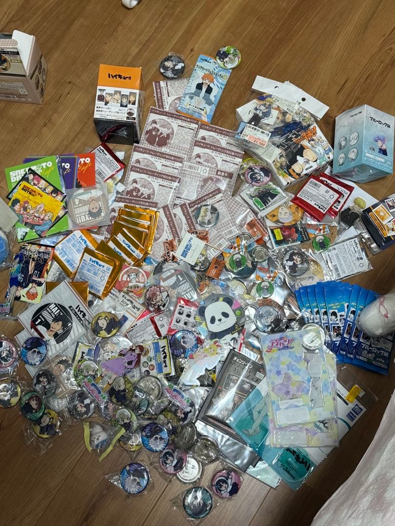 アニメグッズ 大量 まとめ売り 呪術廻戦　ハイキュー　アイカツ　ちいかわ