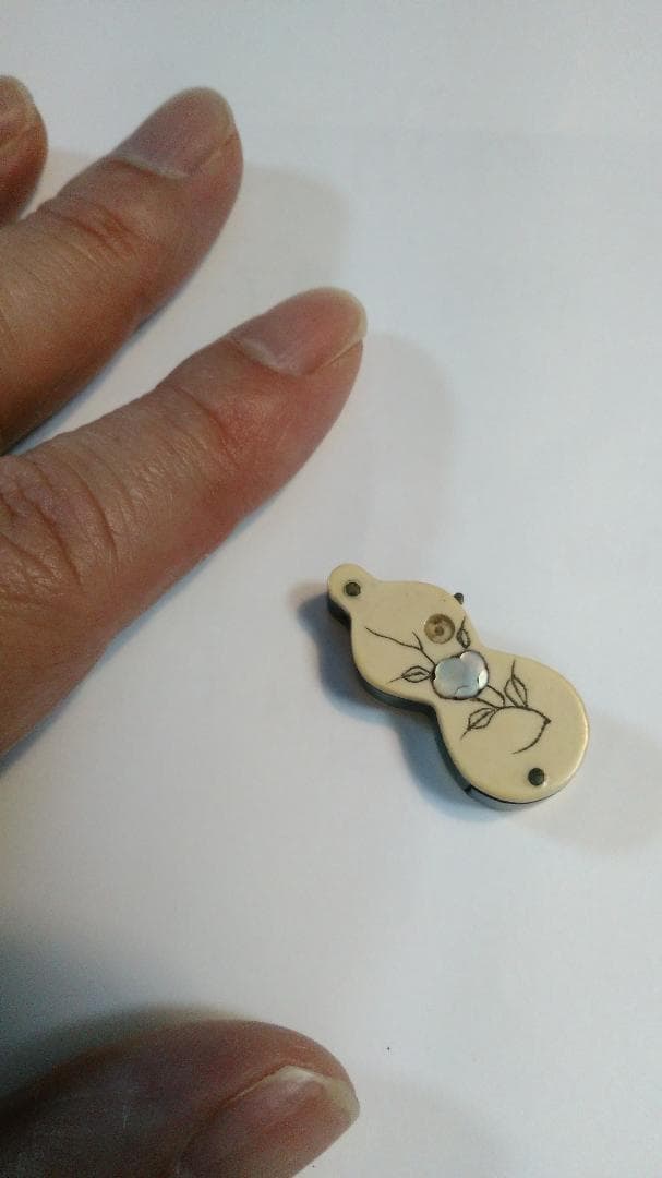 ひょうたん形ミニハンコ　螺鈿入り