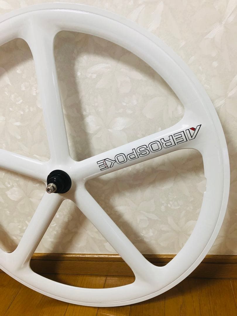 エアロスポーク　フロントホイール　ホワイト　700Ｃ　バトンホイール　新品　レア