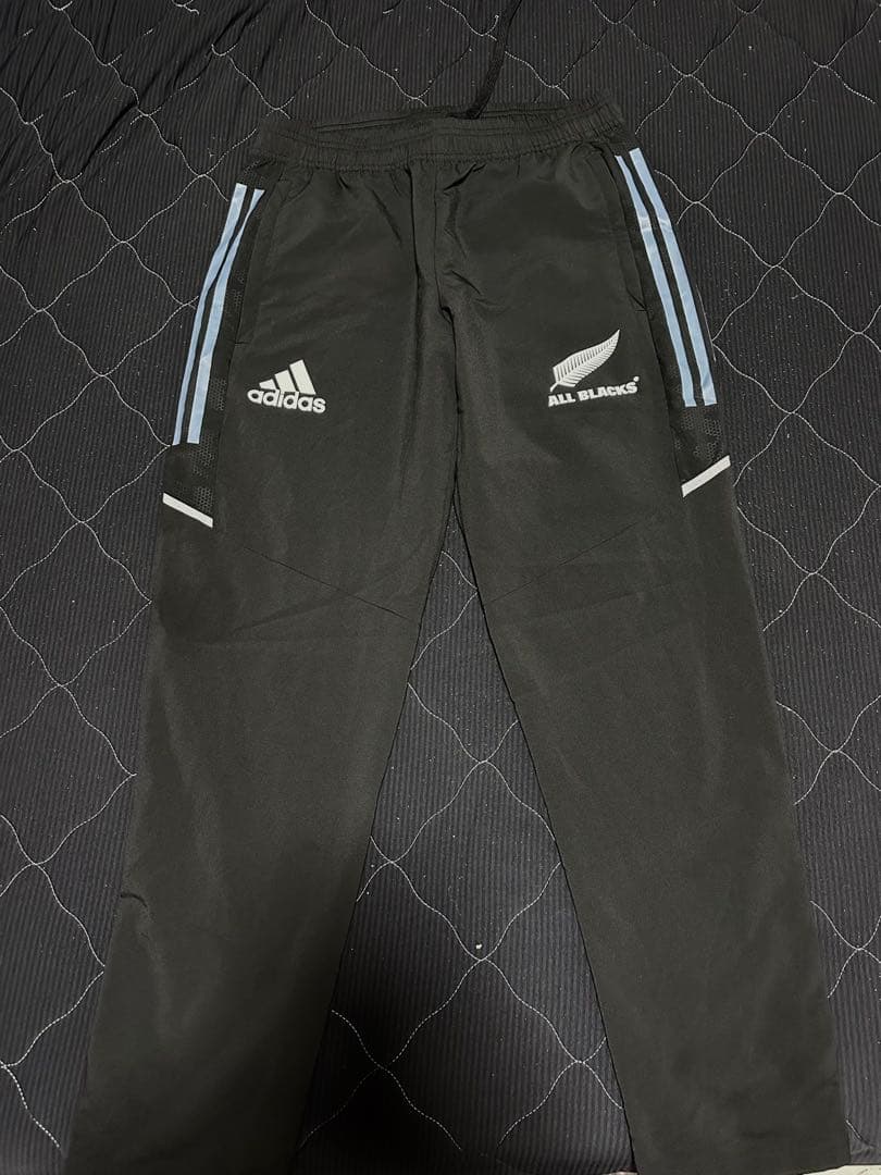 アディダスオールブラックス セットアップジャージ タイムセール中