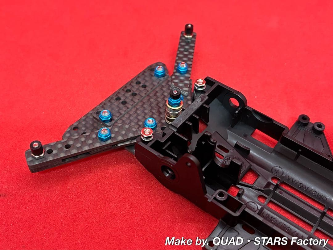 【ミニ四駆・VZ用】1軸リヤアンカー／19mm対応　ブラックアウト／カーボン