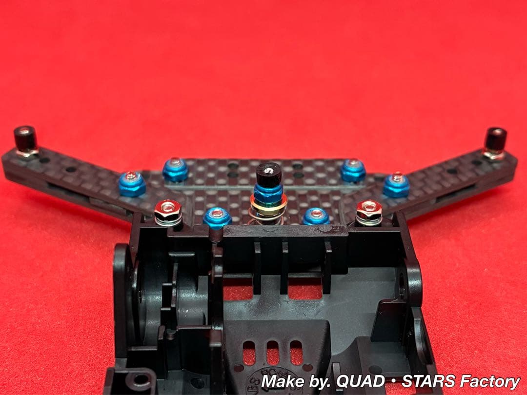 【ミニ四駆・VZ用】1軸リヤアンカー／19mm対応　ブラックアウト／カーボン