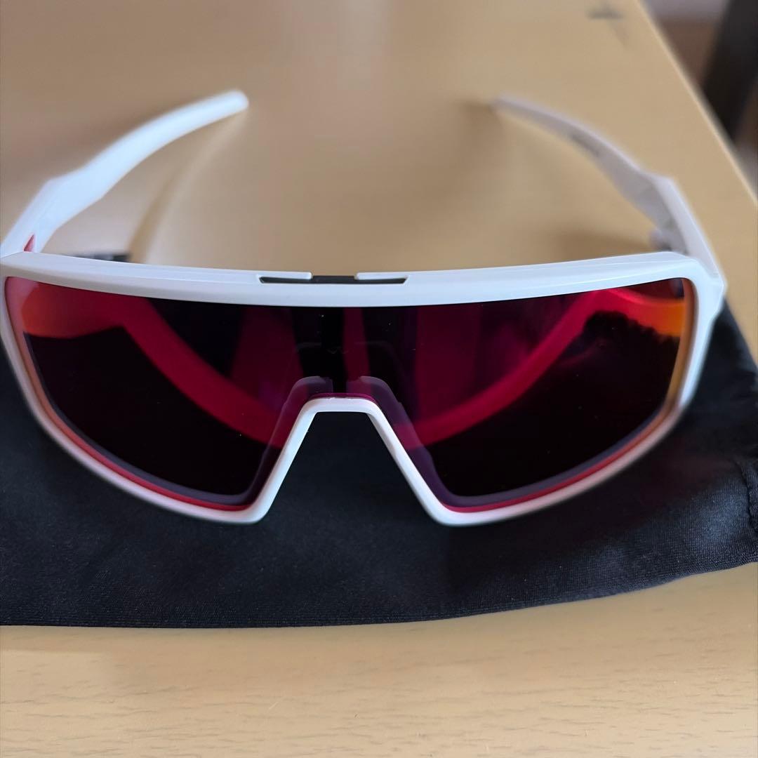 スポーツ用ホワイトフレームレッドレンズサングラス