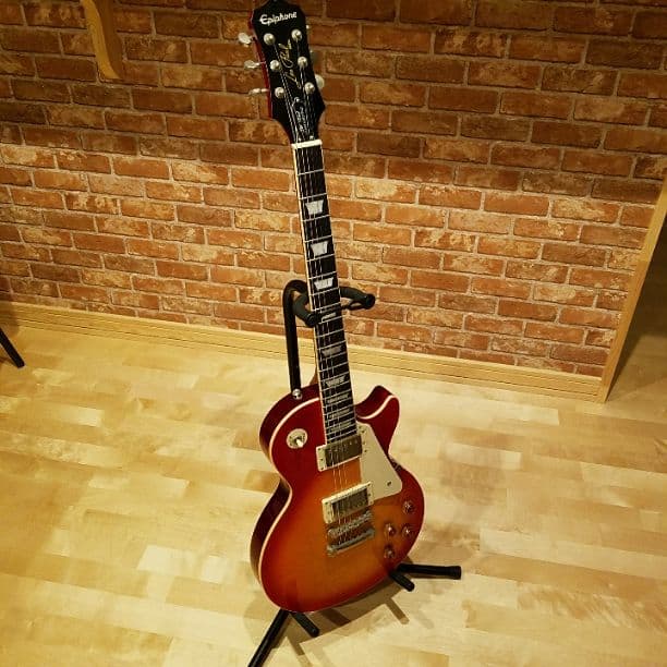 【美品、値下中】Epiphne(エピフォン)エレキギターレスポール　ケース付き