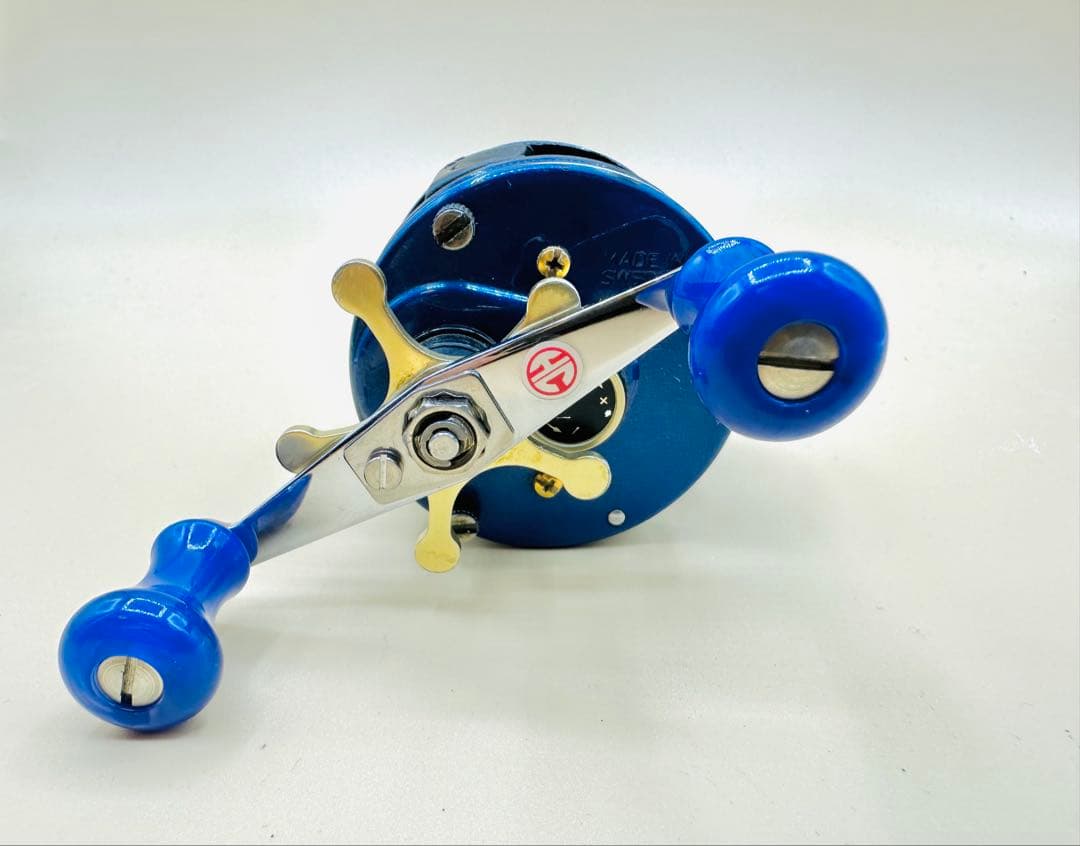 アブガルシア Ambassadeur 4601C DFL IAR（左ハンドル）青