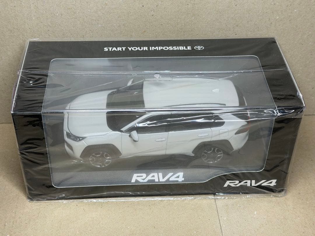 トヨタ RAV4 アドベンチャー ホワイトパールカラーサンプルミニカー 色見本