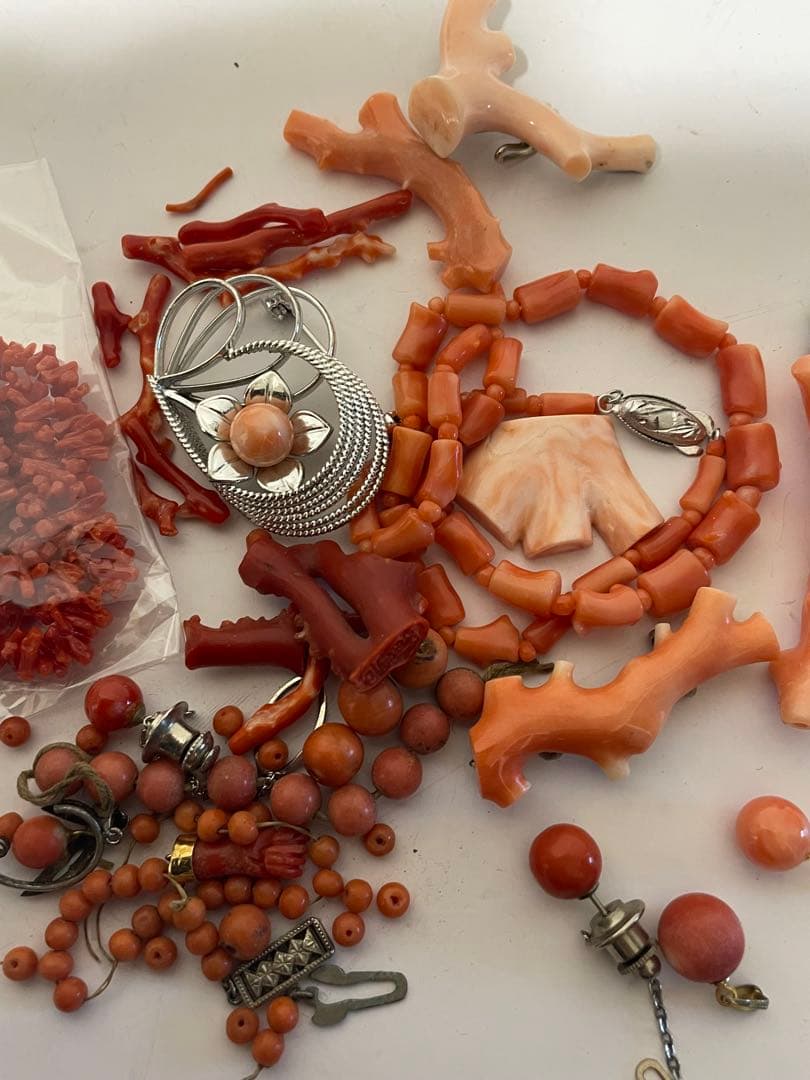 赤珊瑚　玉　ネックレス色々　袋入リ約129g