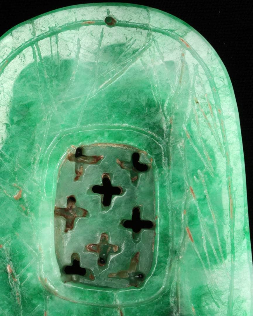 極上翡翠 花鳥文牌 透彫 玉石彫刻 ヒスイ 天然ジェイダイト 木箱付 古美術品