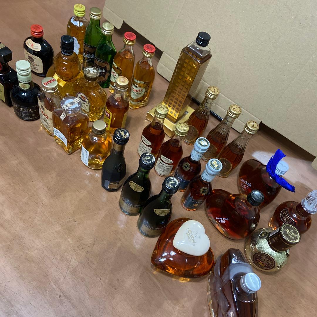 ミニボトルブランデー16本ウイスキー１５本