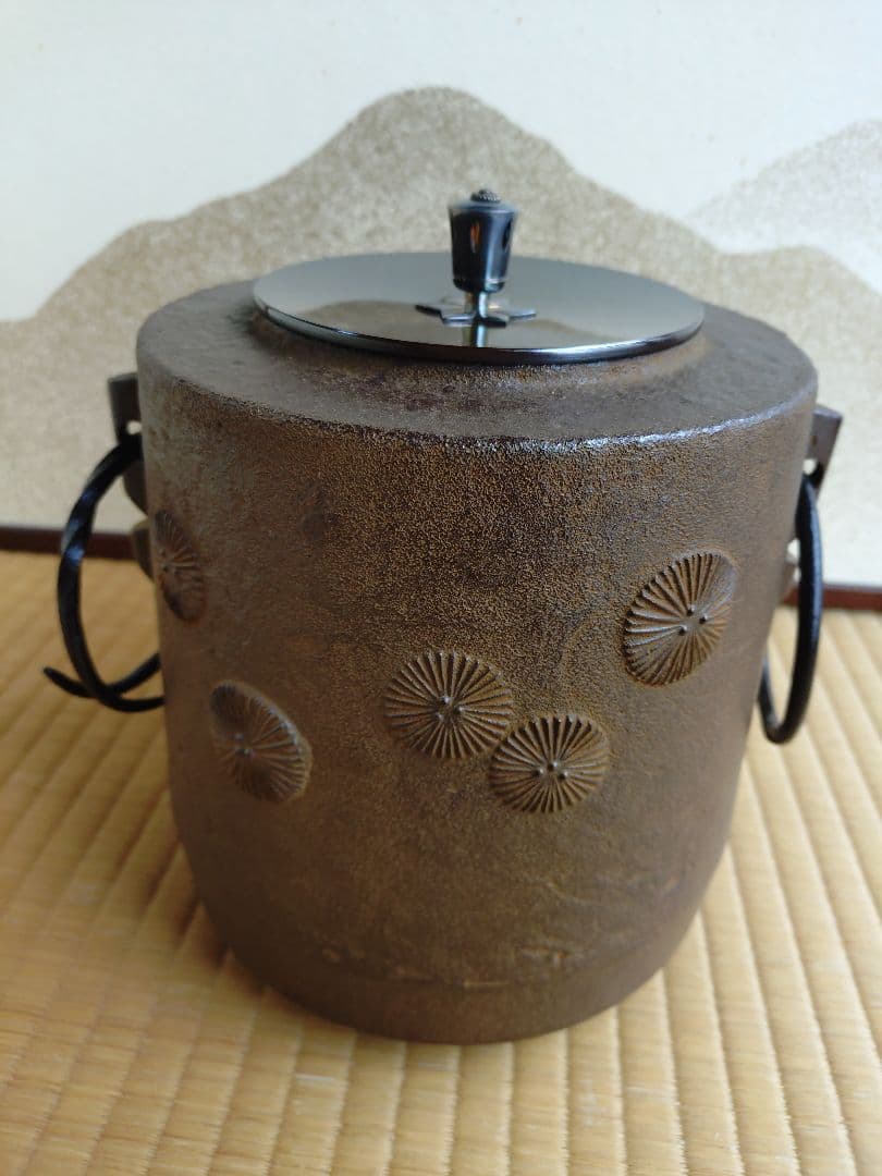 [木村一無作]筒釜唐松紋風炉釜銀滴