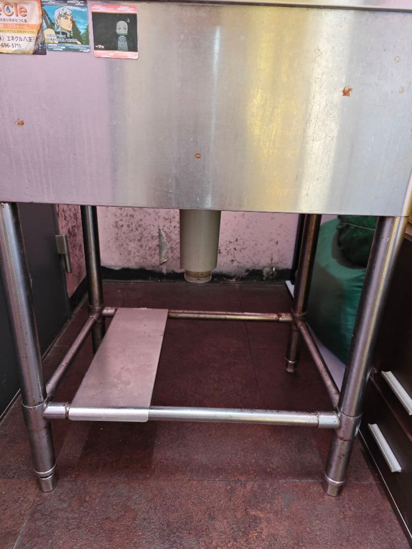ステンレスシンク 下部棚付き東京都福生市の出品になります、引き取りのみ