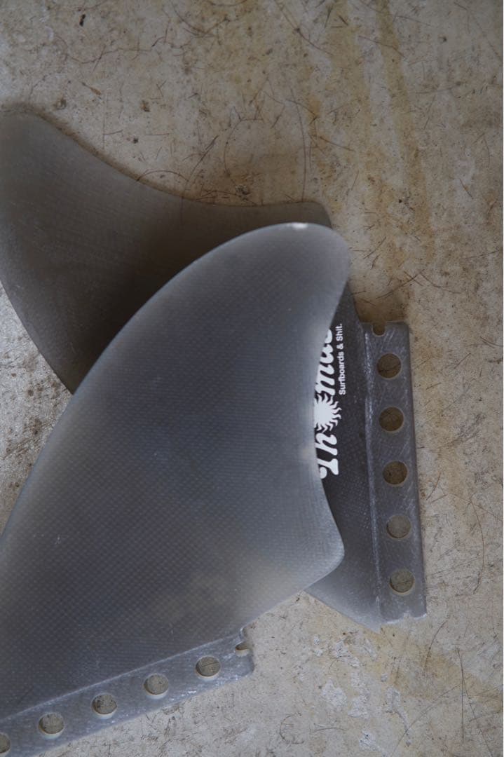 トーマスサーフボード　キールフィン