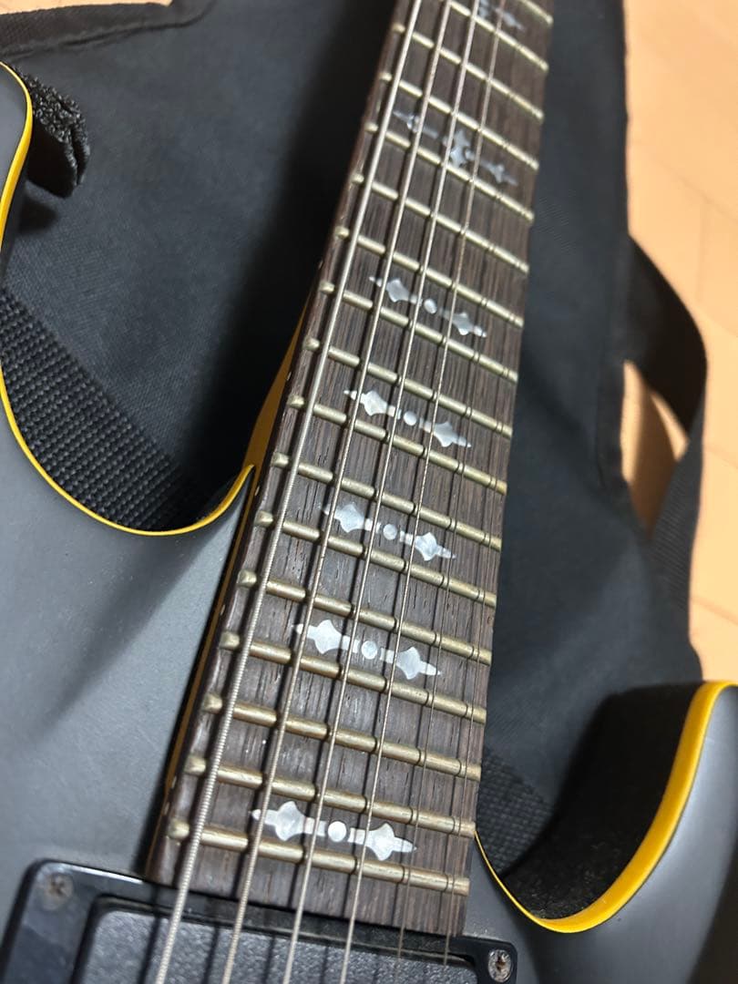 Schecter Demon 6 ストラップ付き