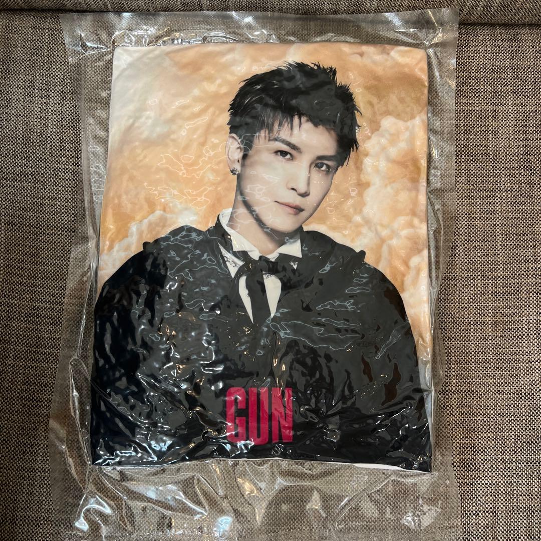 三代目 kingdom ガチャ　レア　クッション　岩田剛典