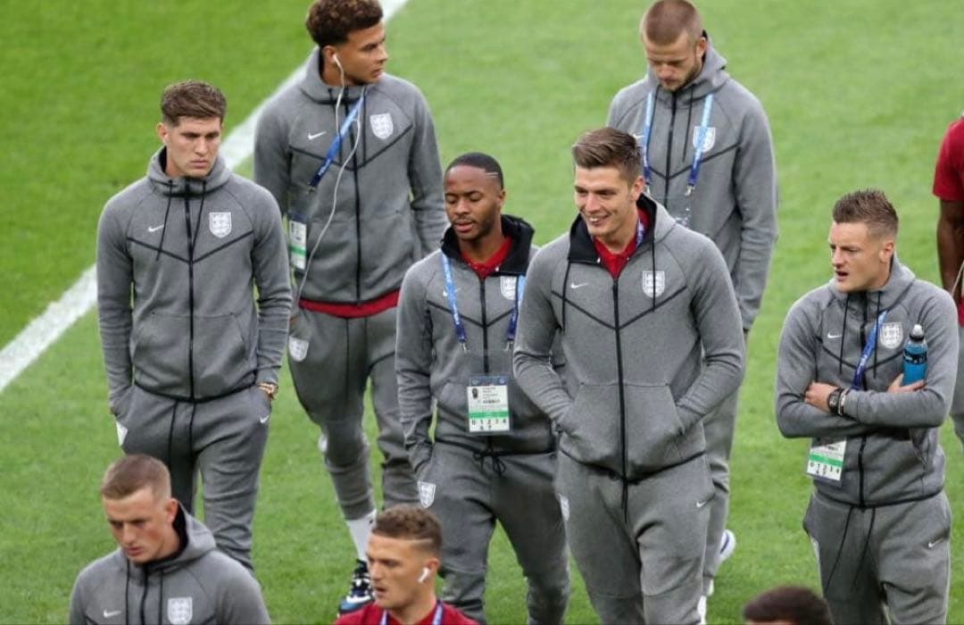 Nike 2018 イングランド代表 テックフリース ジャケット