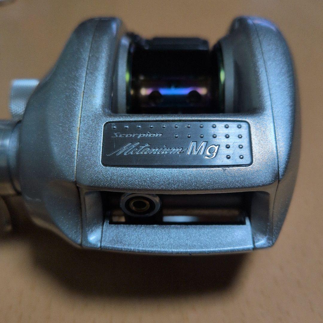スコーピオン メタニウムMg ベイトリール右巻き