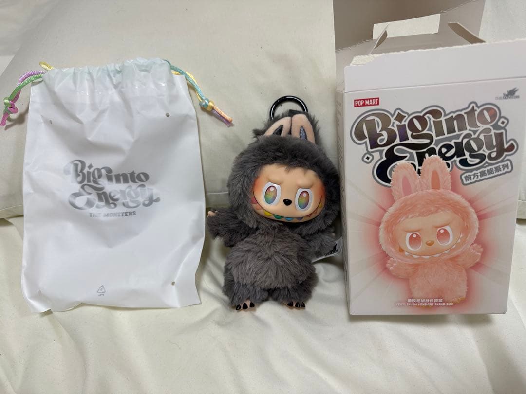 Big Into Energy ぬいぐるみ 本体ラブブシークレット