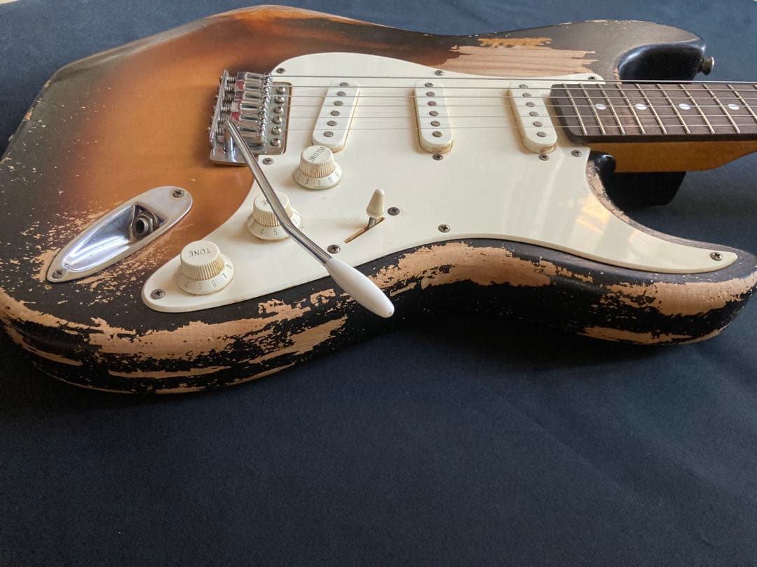 早い者勝ち　#12ストラトキャスタータイプ　ニトロセルロースラッカー塗装