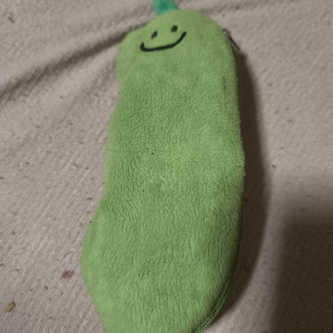 緑色の笑顔キャラクター筆箱