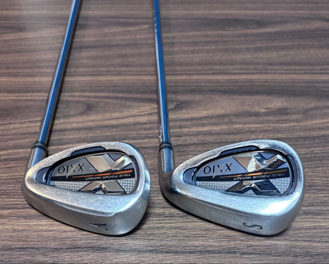 ゼクシオ10 アイアン2本セット（AW，SW）