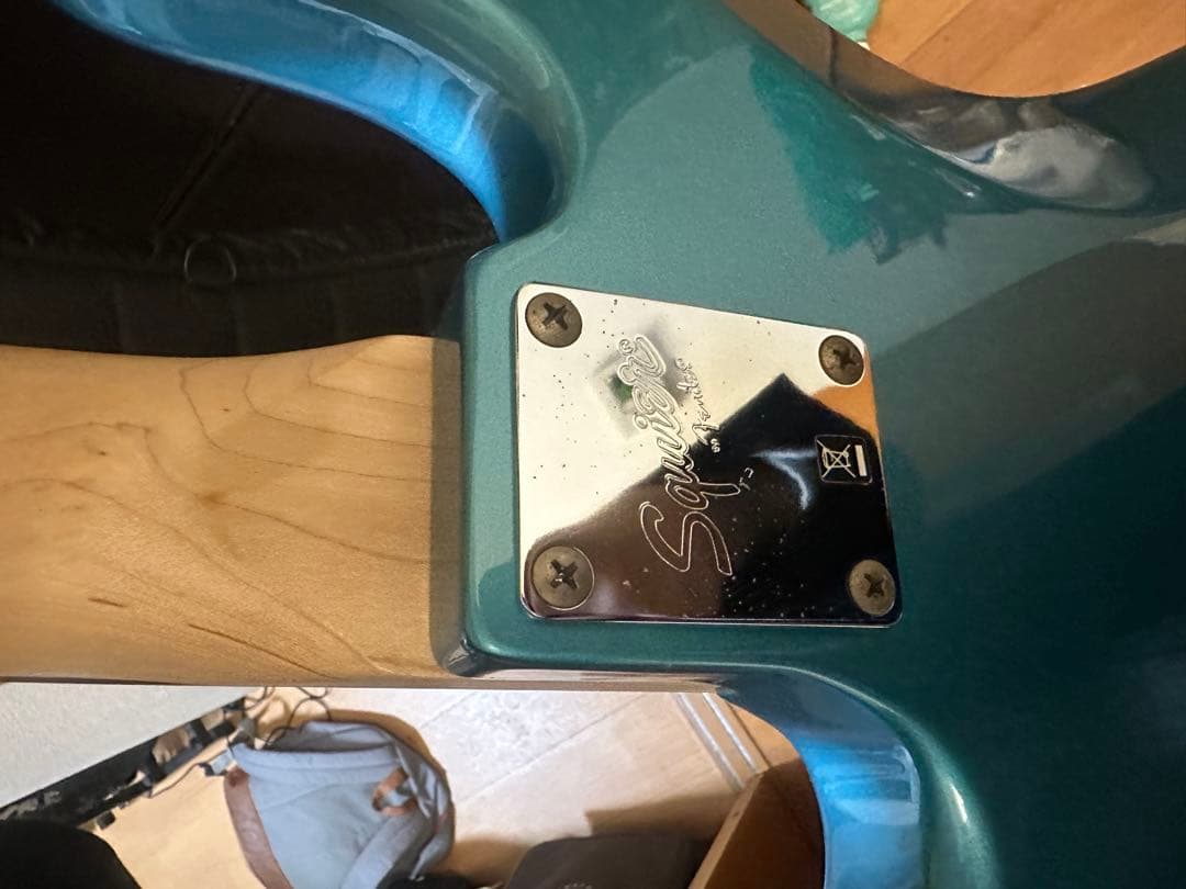 Squier Jazz Bass 青（モノ鞄着いて)