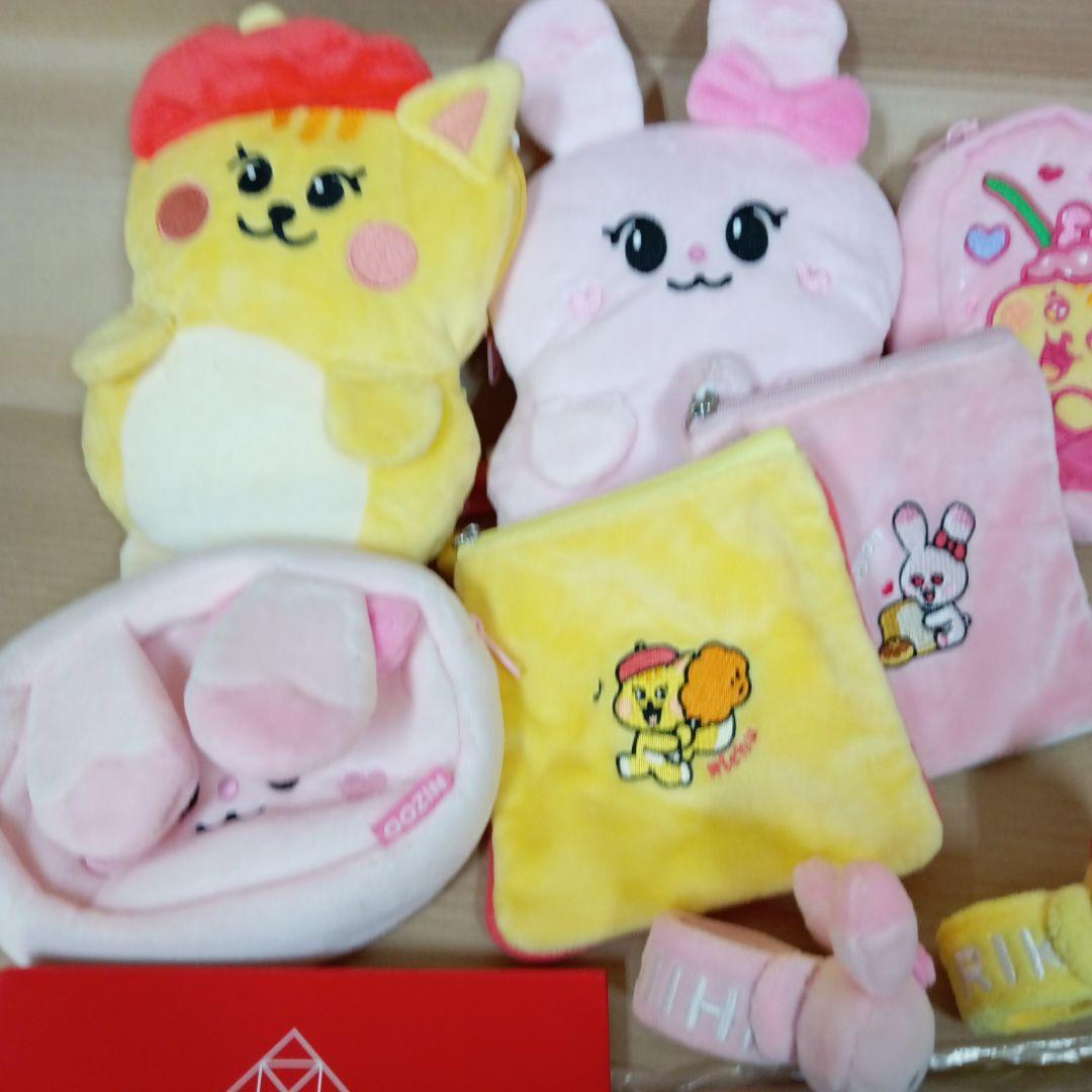 R★NiziU ぬいぐるみ・マスコット・ポーチなど大量セット