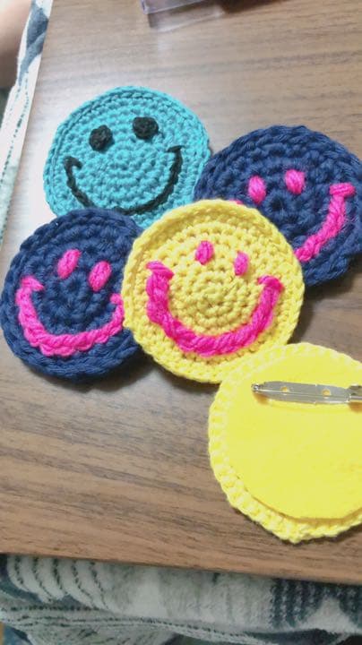 にこちゃんピンバッジ(6個）