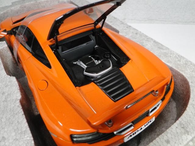 オートアート　1/18　マクラーレンMP4-12C　マンダリンオレンジ
