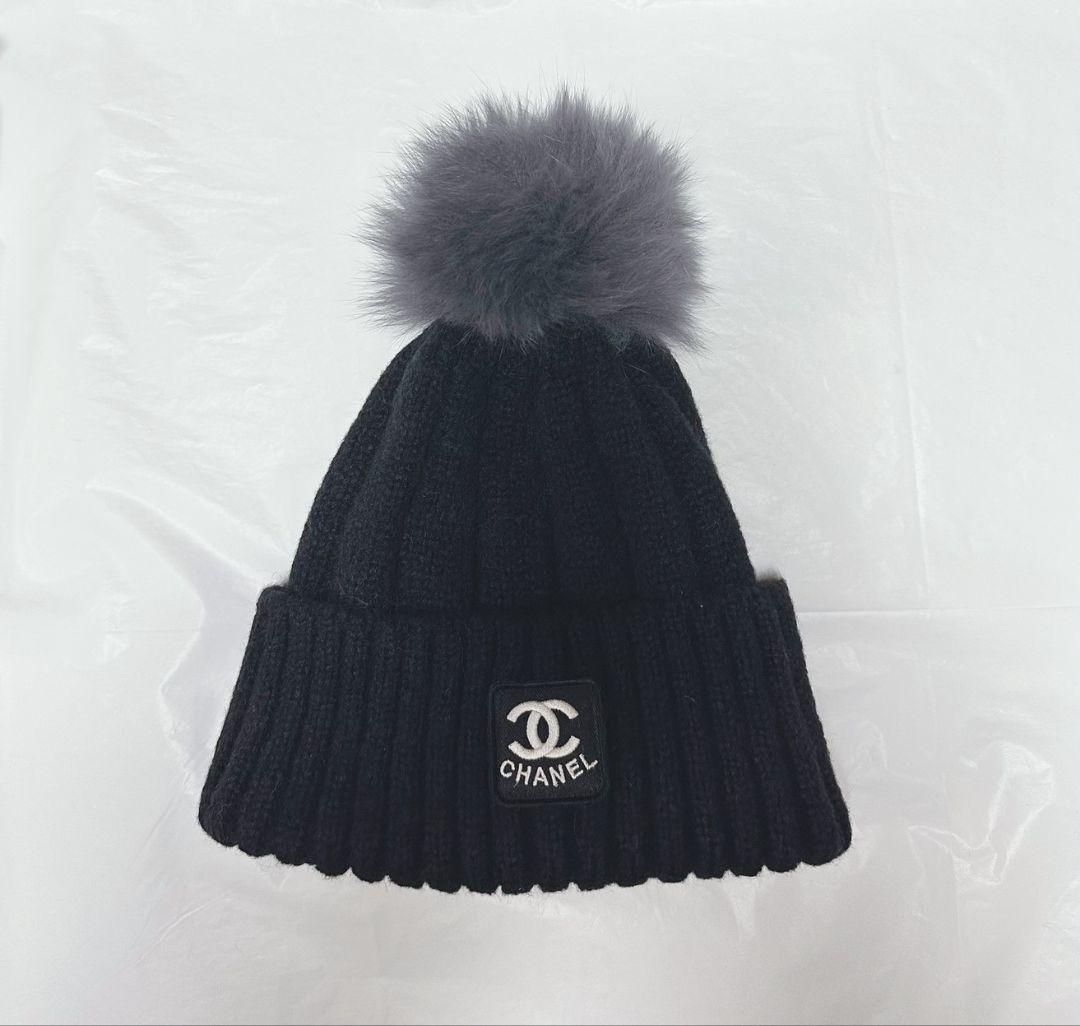 CHANEL 黒 ニット帽 ファー付きポンポン