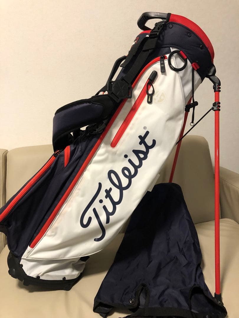 【送料込み】激レア　数量限定モデル　タイトリスト スタンド式キャディバッグ