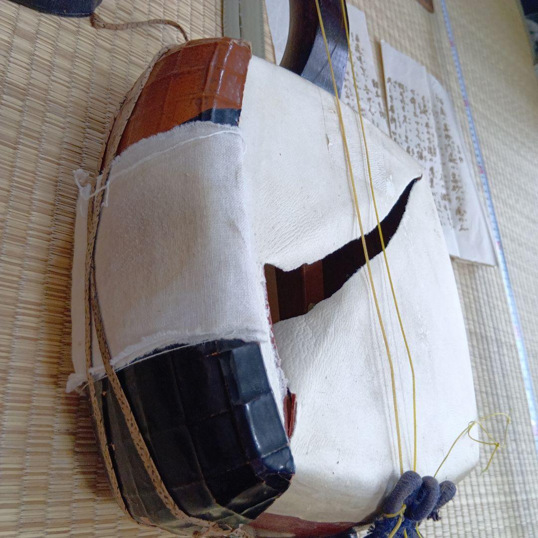 義太夫三味線　文楽三味線　　本体 木製 黒白 付属品あり