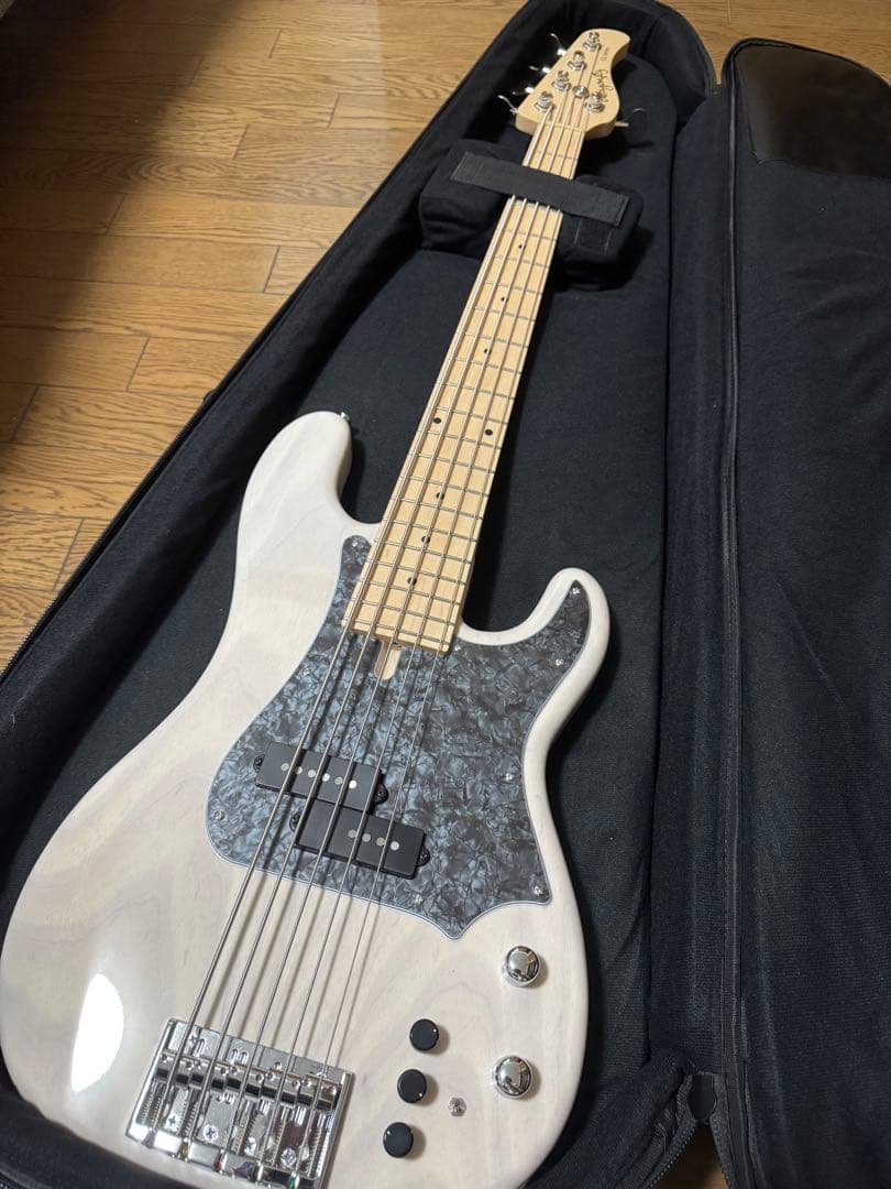 Dragonfly CLシリーズ エレキベース ホワイト