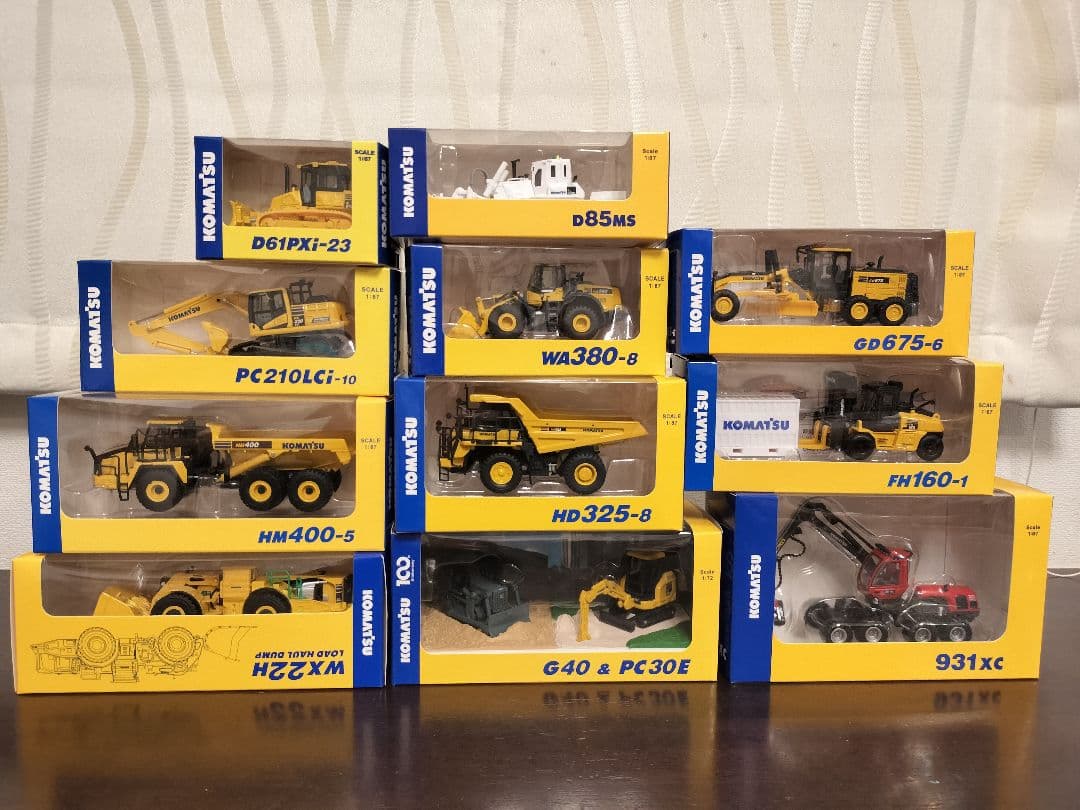 コマツ　株主優待　ミニチュア11点