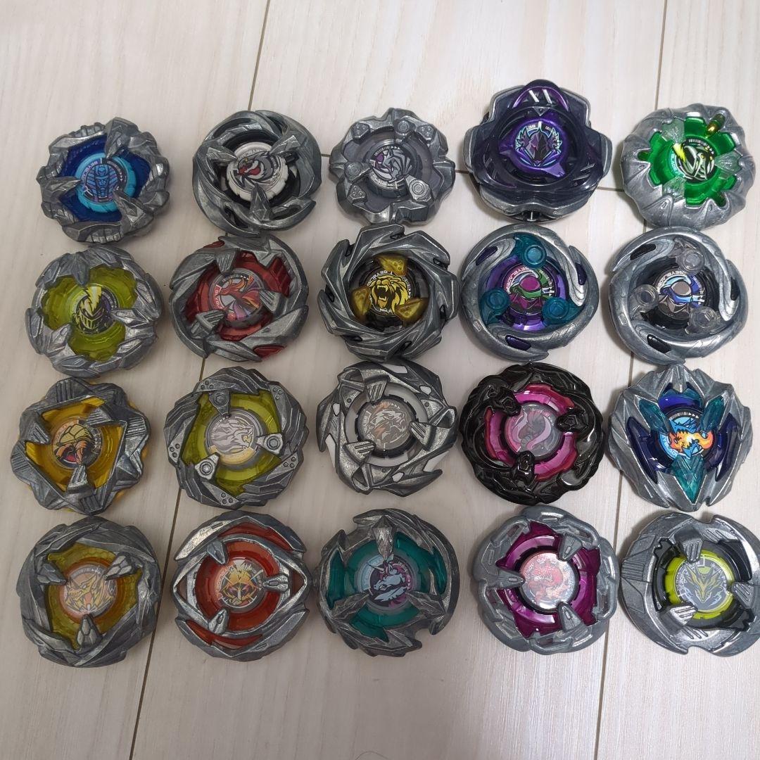 【大幅値下げ】ベイブレードX　まとめ売り　パーツ65点