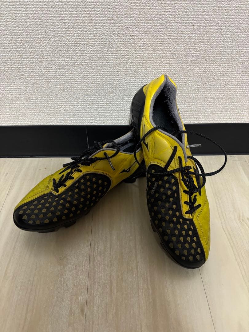 サッカーシューズ　ミズノ　イグニタス