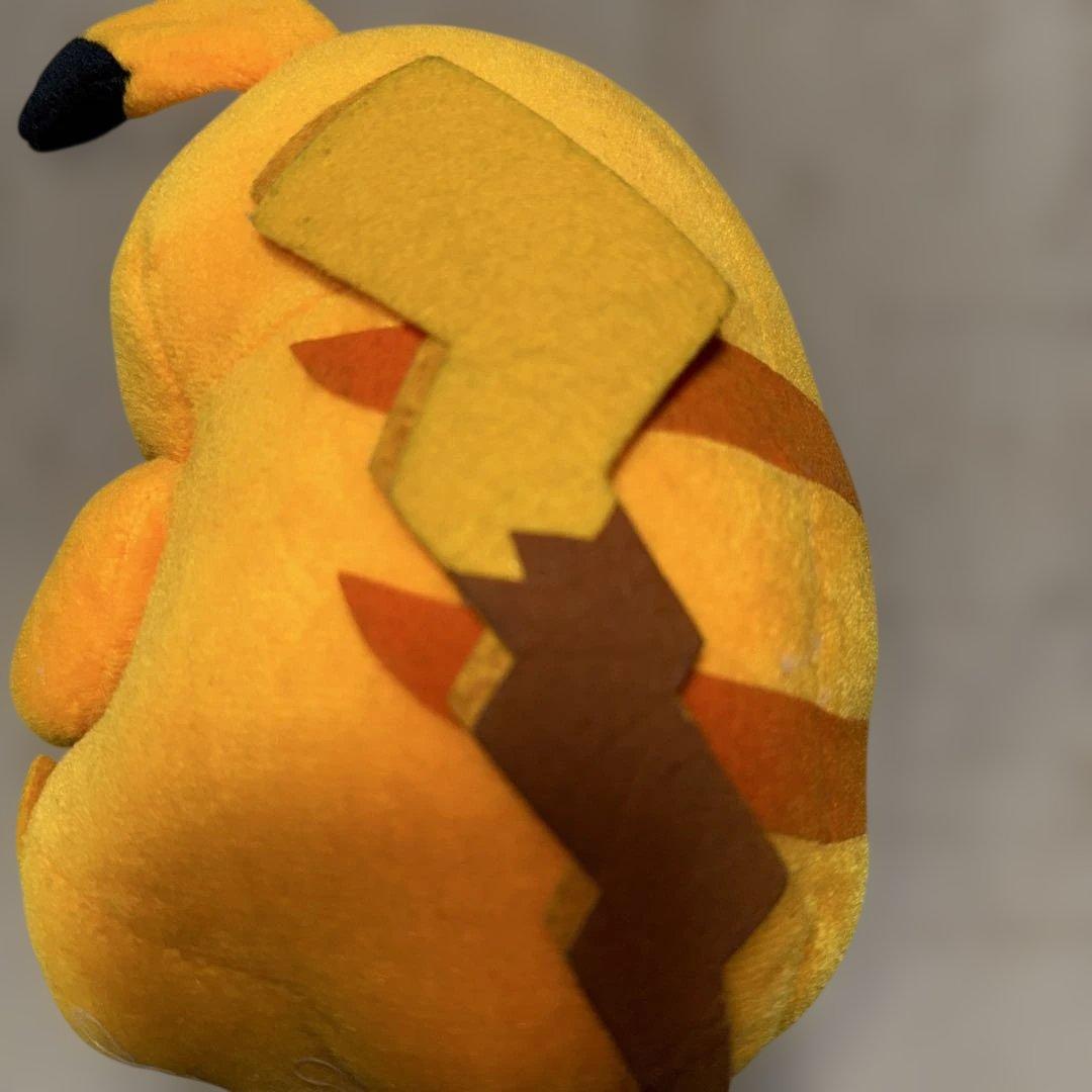 ピカチュウ ぬいぐるみ モンスターボール付き