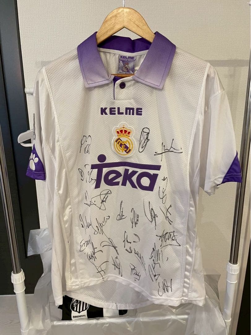 レアル・マドリード　98年　トヨタカップ　選手直筆サイン入りユニフォーム