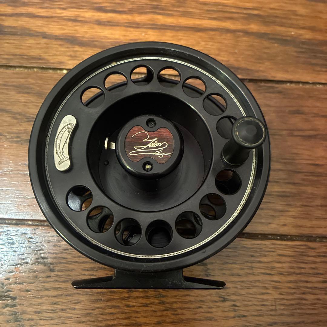 Teton 8-10 フライリール ブラック