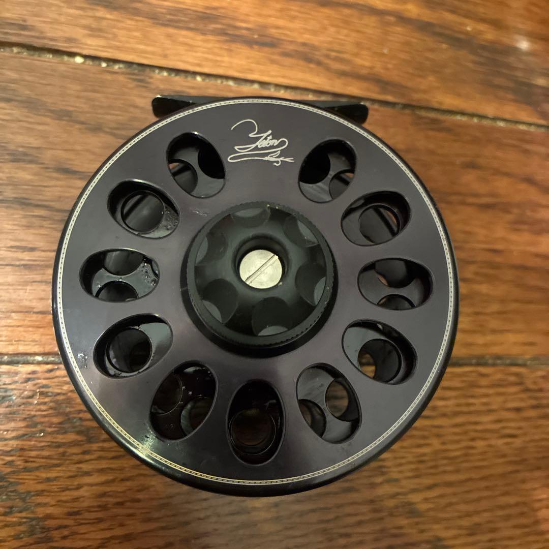 Teton 8-10 フライリール ブラック